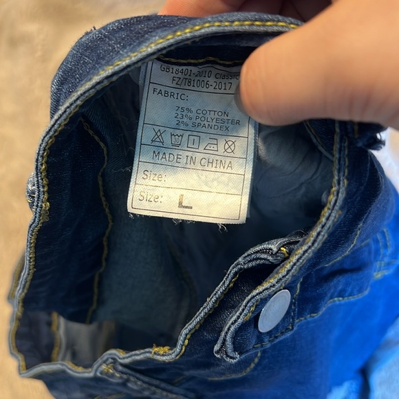 Women’s shorts - Picture 3 of 3